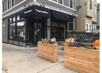 3 Best Thai Restaurants In Milwaukee Wi Threebestrated Thai Namite
