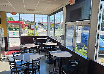 TJ's Pizza Wings N Things - Denton, TX Pizza Places - Indoor Sitting