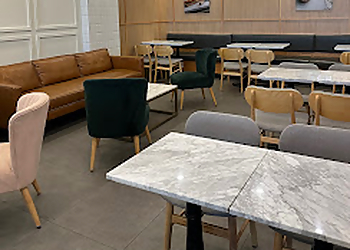 TOUS les JOURS Omaha - Omaha, NE Cakes - Restaurant Interior Image