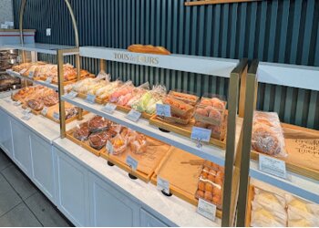 Tous Les Jours Roseville - Roseville, CA Cakes - Restaurant Interior Image