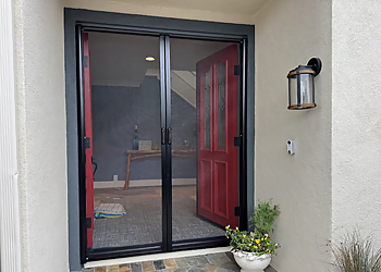 Irvine Window Cleaners T&S Window Screen Repair and Window Cleaning