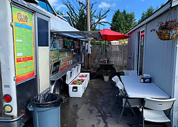 Taqueria Bravo - Tacoma, WA Food Trucks - Takeaway Counter Image