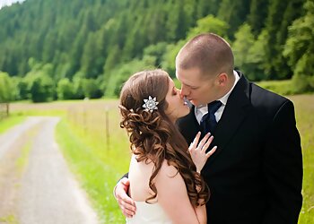 Vancouver Wedding Photographers Tara Thackeray Photography