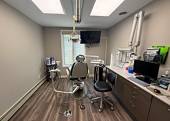 Tejas Patel, DDS - MOUNTAINVILLE DENTAL OF LEHIGH - Allentown, PA Dentists - Surgery Room Image