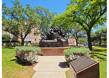 Texas Capitol in Austin - ThreeBestRated.com