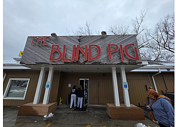Cedar Rapids Sports Bars The Blind Pig
