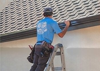 Dallas Gutter Cleaners The Brothers that Just Do Gutters LLC