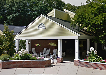 The Courville at Bedford-Carlyle Manchester Assisted Living Facilities image 1