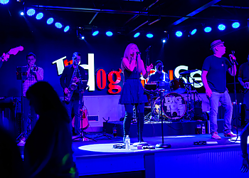 St Paul Night Clubs The Dog House Bar and Grill