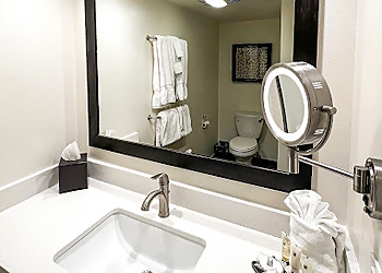 Anchorage Hotels The Lakefront Anchorage