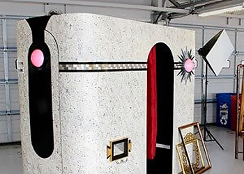 Kansas City Photo Booth Companies The Looking Glass Photo Booths