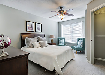 The Louis Townhomes - Overland Park, KS Apartments For Rent - Apartment Interior Image