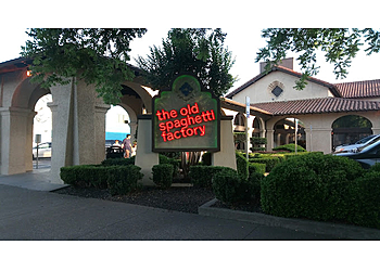 Sacramento Italian Restaurants The Old Spaghetti Factory Sacramento