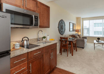 The Residence at Summer Street - Stamford, CT Assisted Living Facilities - Living Room Image