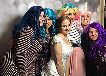 Des Moines Photo Booth Companies The Traveling Photo Booth