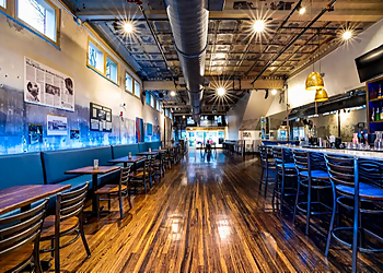 Columbia Night Clubs The Woody on main