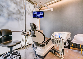 Fremont Dentists Thi Hoang, DDS - MOWRY DENTAL