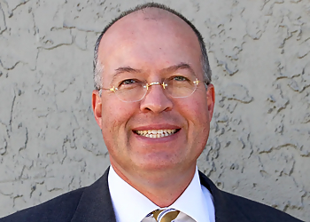 Thomas R. Fields - LAW OFFICE OF THOMAS R. FIELDS, P.A. Thomas R. Fields - Kansas City, KS Medical Malpractice Lawyers - Lawyer Portrait Image
