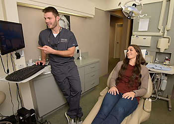 Lafayette Cosmetic Dentists Thomas Sammons, DDS - DR. THOMAS SAMMONS AND DR. ANN LAURENT DENTAL ARTISTRY