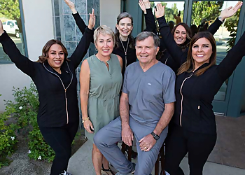 Bakersfield Cosmetic Dentists Thomas W. Frank, DDS