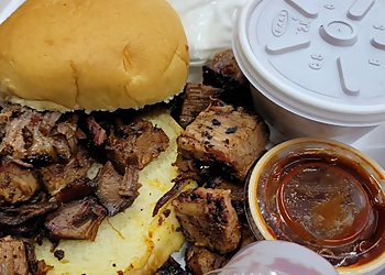 Independence Food Trucks Three Pigs BBQ