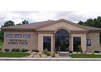 Sioux Falls Pediatric Optometrists Tiffany Brink, OD - SIOUX FALLS FAMILY VISION