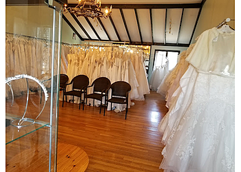 Tina's Bridal - Paterson, NJ Bridal Shops - Business Interior Image