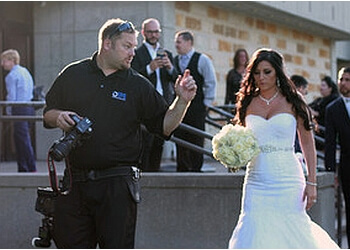 ToledoPhotoGuy LLC Toledo Wedding Photographers