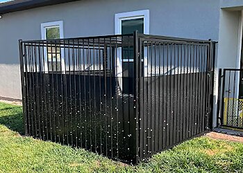 Henderson Fencing Contractors Town and Country Fencing LLC