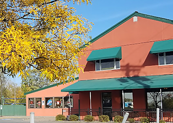 Syracuse Pizza Places Trapper's Pizza Pub