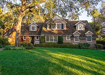 TruGreen Lawn Care - Santa Ana, CA Lawn Care Services - Outdoor Work Image