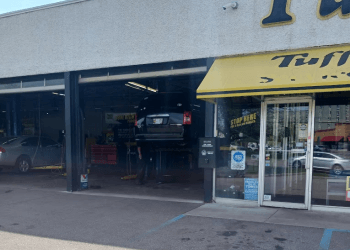 Tuffy Tire & Auto Service Center - Flint, MI Car Repair Shops - Office Image