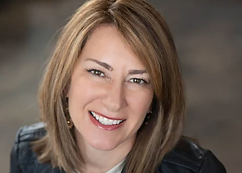 Twin Cities Headshots - St Paul, MN Commercial Photographers - Portrait