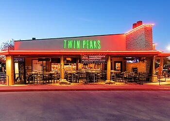 Austin Sports Bars Twin Peaks Austin