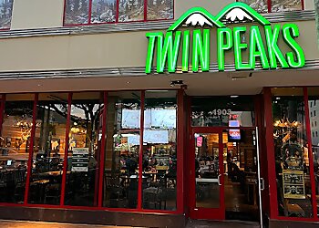 Hollywood Sports Bars Twin Peaks Hollywood