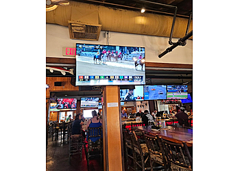 Twin Peaks Round Rock - Round Rock, TX Sports Bars - Restaurant Interior Image