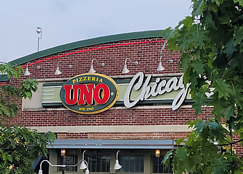 Springfield Pizza Places UNO Pizzeria & Grill Springfield