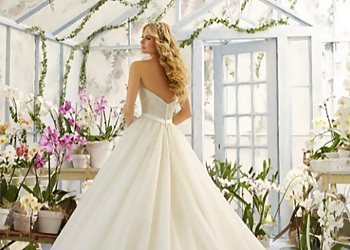 Warren Bridal Shops Unique Lady Bridal & Prom