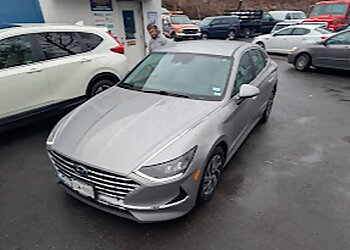 Stamford Auto Body Shops Universal Auto Body & Glass