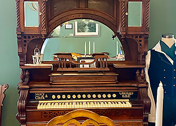 Sterling Heights Landmarks Upton House Museum