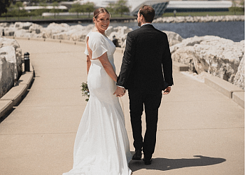 Uttke Photography & Design Milwaukee Wedding Photographers