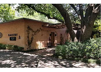 Dallas Art Galleries Valley House Gallery & Sculpture Garden