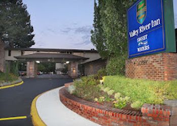 Eugene hotel Valley River Inn