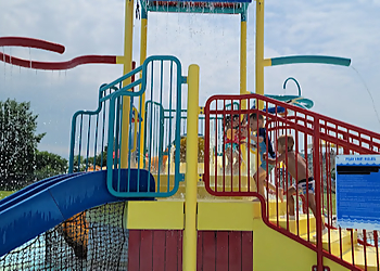 Des Moines Amusement Parks Valley View Aquatic Center