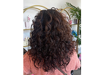 Vanilla salon - Costa Mesa, CA Hair Salons - Client Service Image