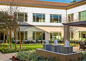 Simi Valley Assisted Living Facilities Varenita of Simi Valley