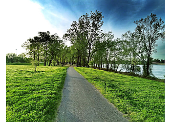 Shreveport Hiking Trails Veterans Memorial Park