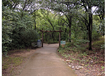 Arlington hiking trail Veterans Park 