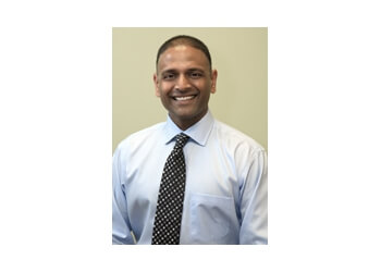 Grand Prairie physical therapist Vijay Parikh, MPT - GREEN OAKS PHYSICAL THERAPY