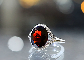 Vinca Jewelry - Kansas City, MO Jewelry - Business Interior Image